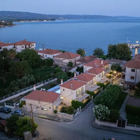 Chroma Pelion كاتو جاتزي