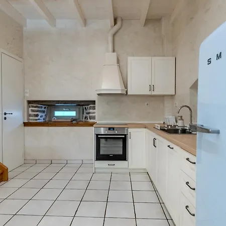 بيت للعطل Chroma Pelion *