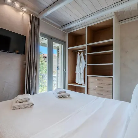 Chroma Pelion كاتو جاتزي